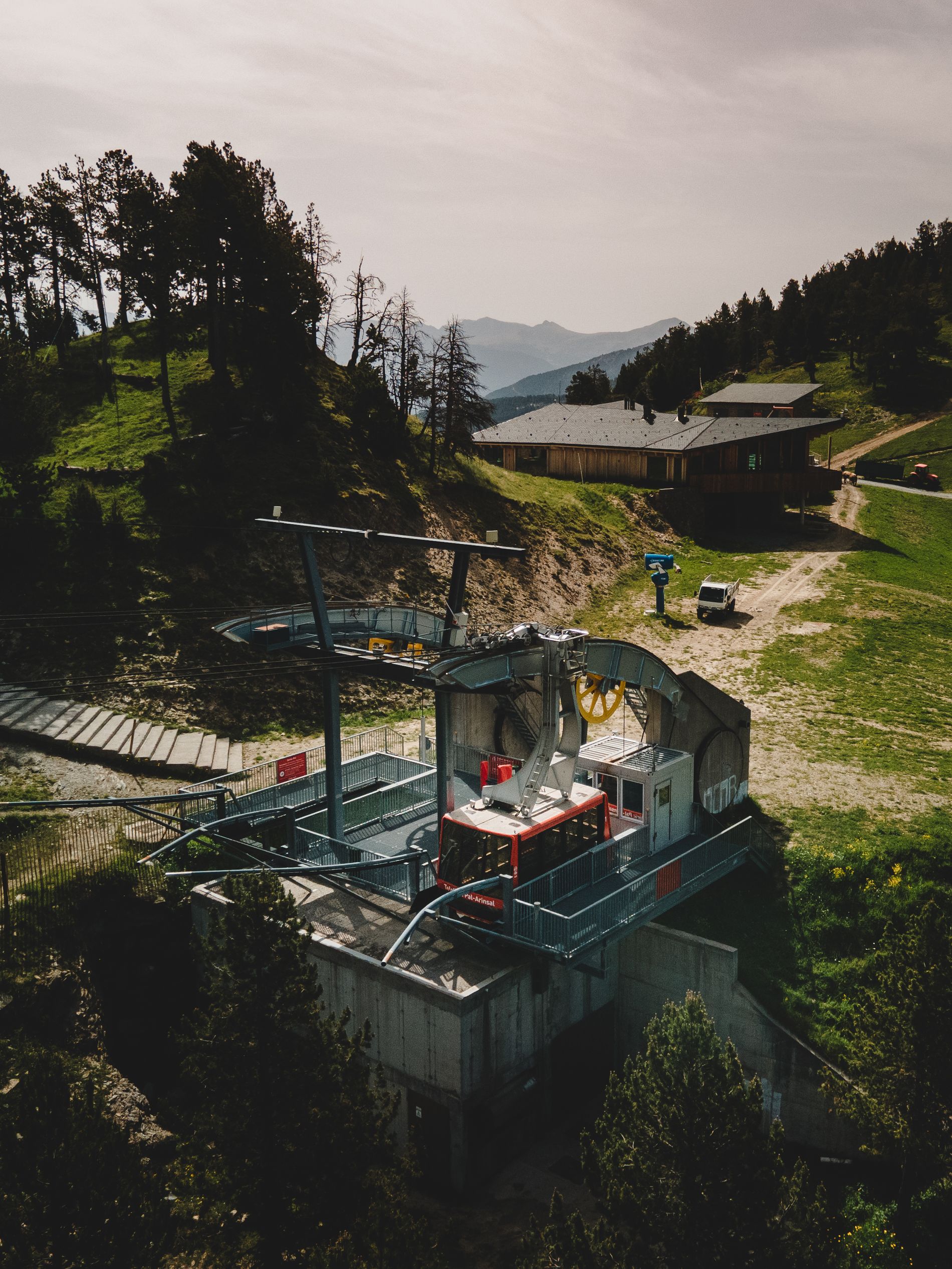 Image gallery of Telefèric de Pal Arinsal