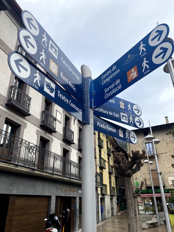 Galeria d'imatges de la ruta Plaça del Poble Casa de la Vall